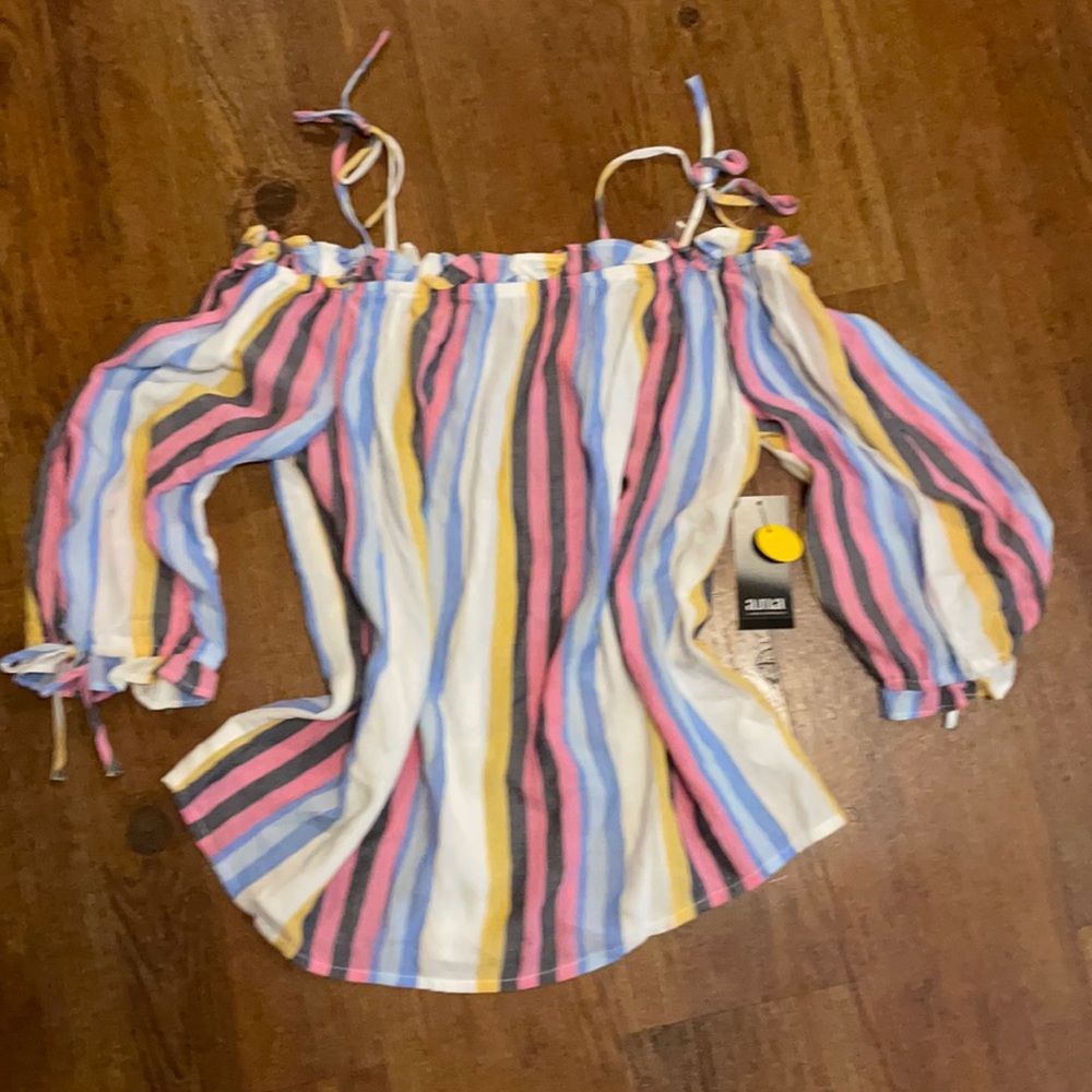 Off the shoulder quarter sleeve stripe top